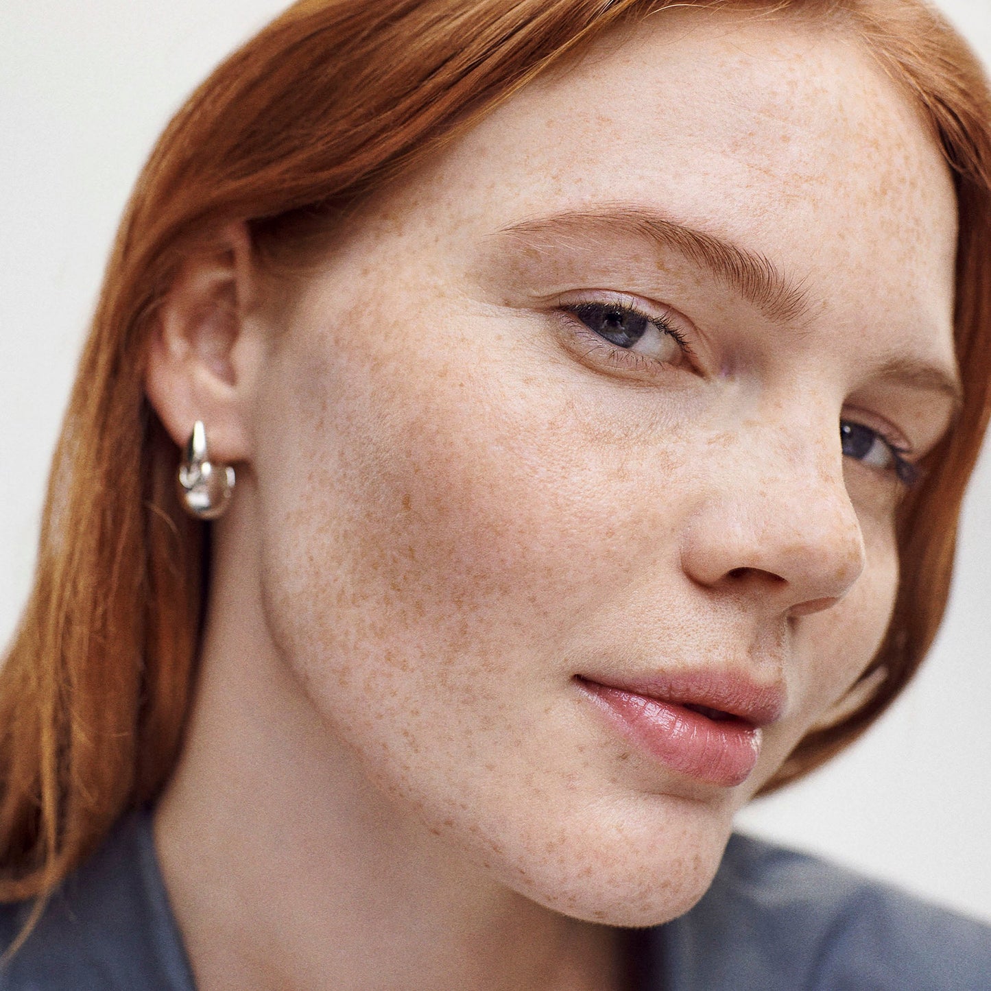 The Minimalist Perfecting Complexion Stick
