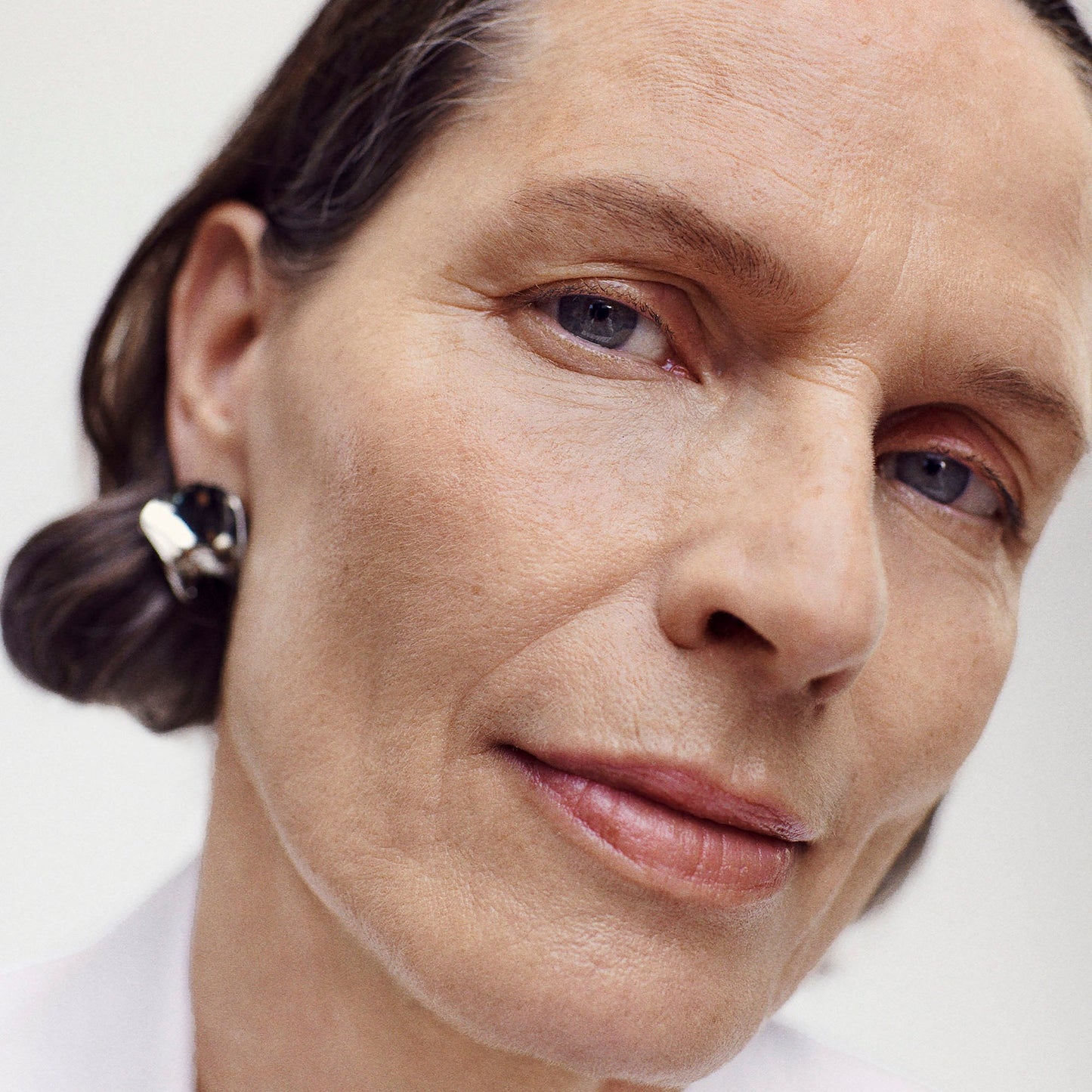 The Minimalist Perfecting Complexion Stick