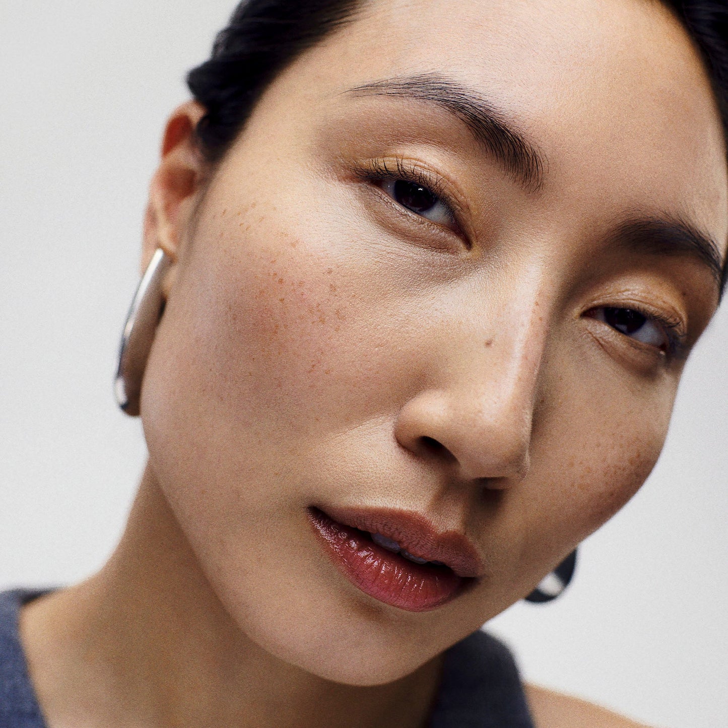 The Minimalist Perfecting Complexion Stick