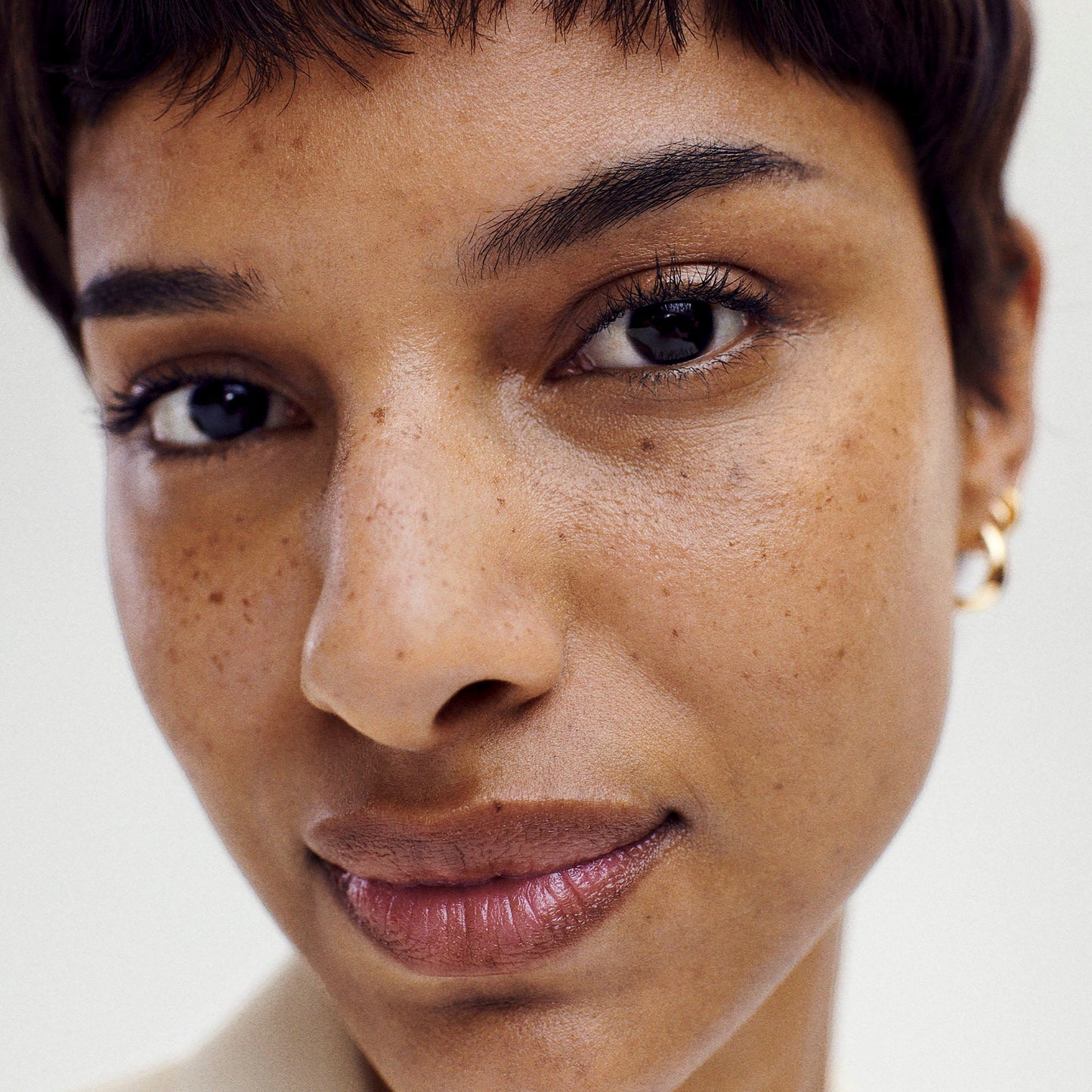 The Minimalist Perfecting Complexion Stick