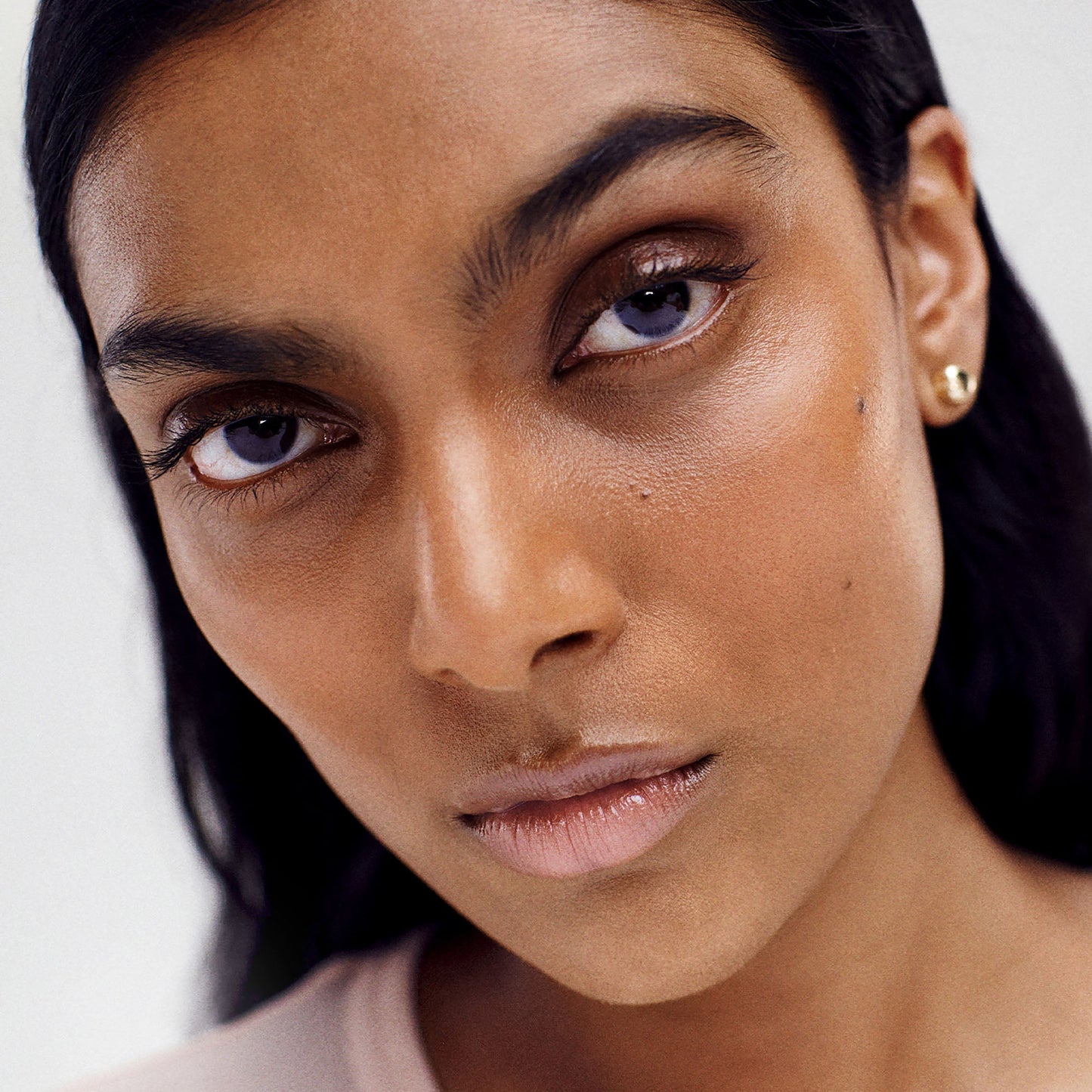 The Minimalist Perfecting Complexion Stick